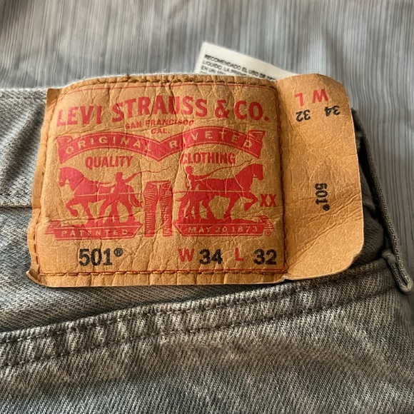 Grey Levi jean’s excellent condition size 34x32 - Picture 2 of 5